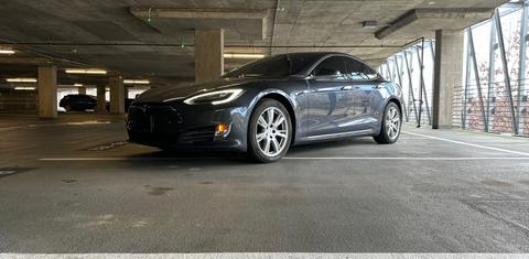 Tesla Model S 2020