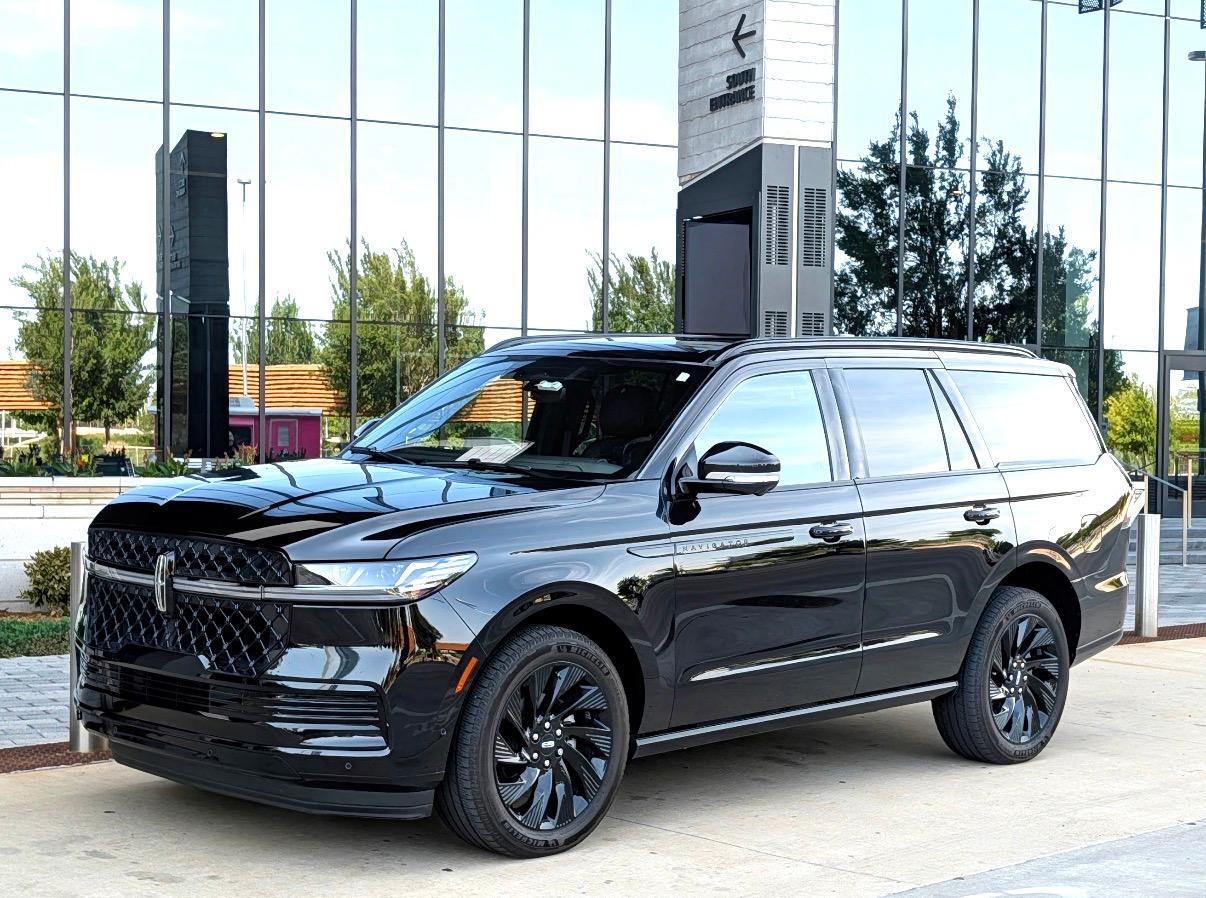Lincoln Navigator 2025 in Bethany, OK