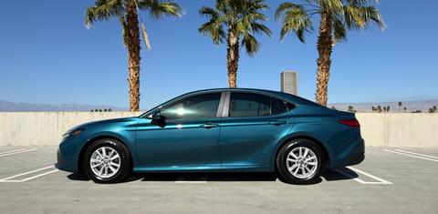 Toyota Camry Hybrid 2026