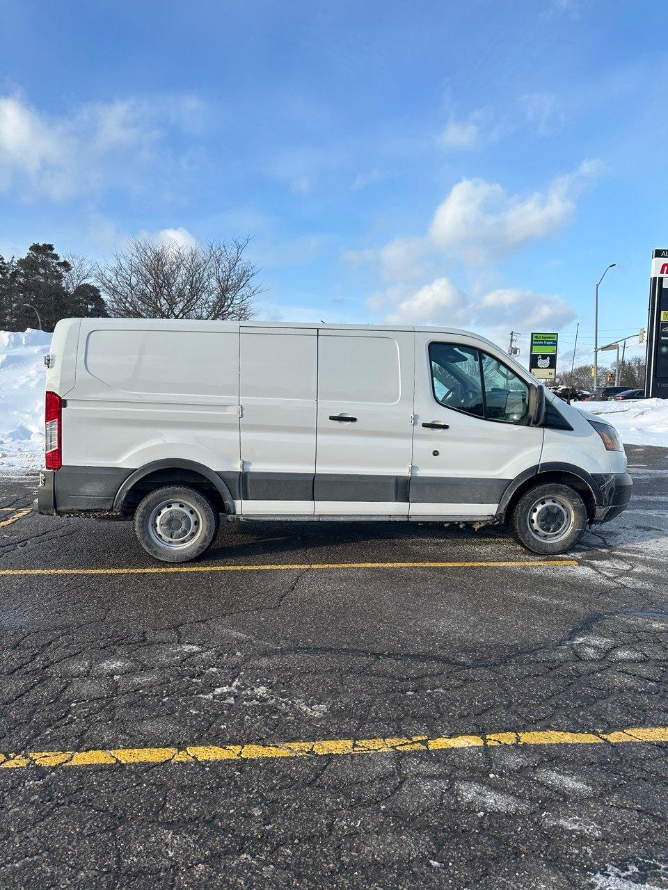Ford Transit Cargo 2018 in Aurora, ON