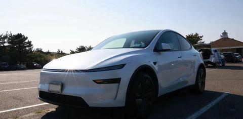 Tesla Model Y 2026