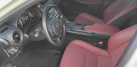 Lexus IS 2025
