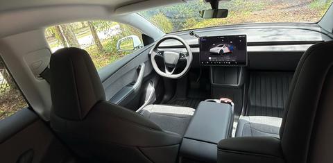 Tesla Model Y 2026