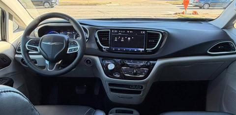 Chrysler Pacifica 2024