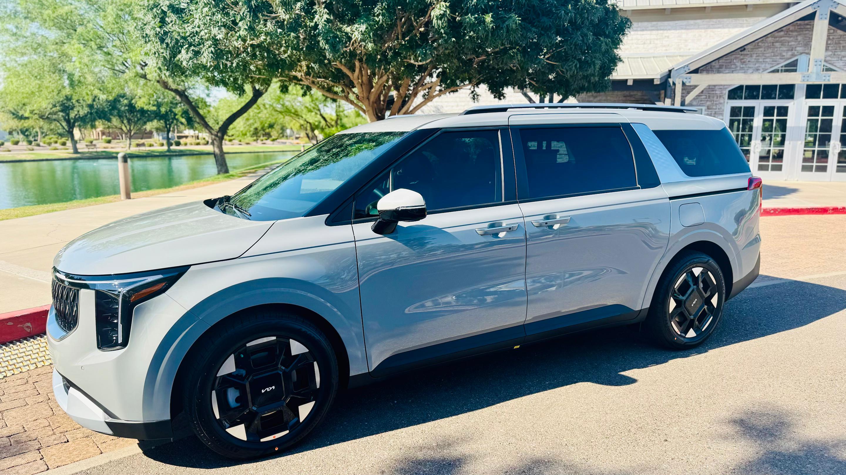 Kia Carnival 2026 in Gilbert, AZ