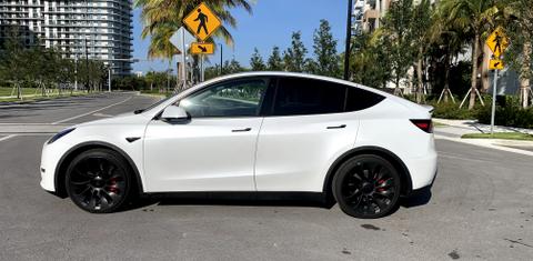 Tesla Model Y 2022