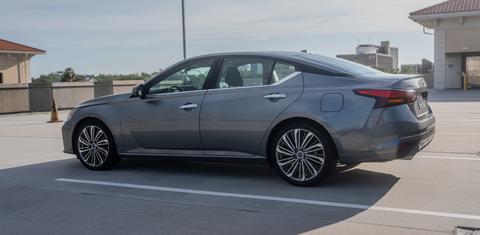 Nissan Altima 2023