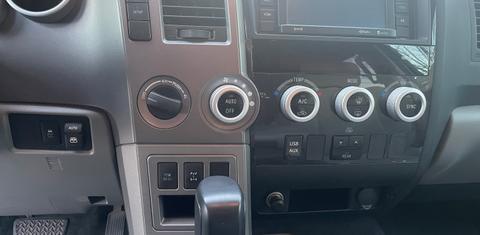Toyota Sequoia 2016