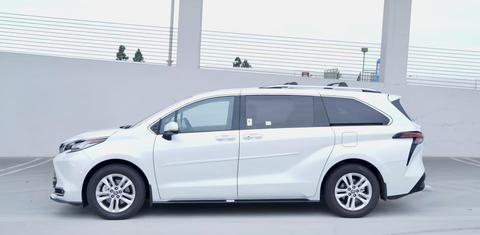 Toyota Sienna 2024