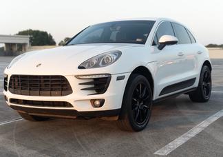 Porsche Macan car