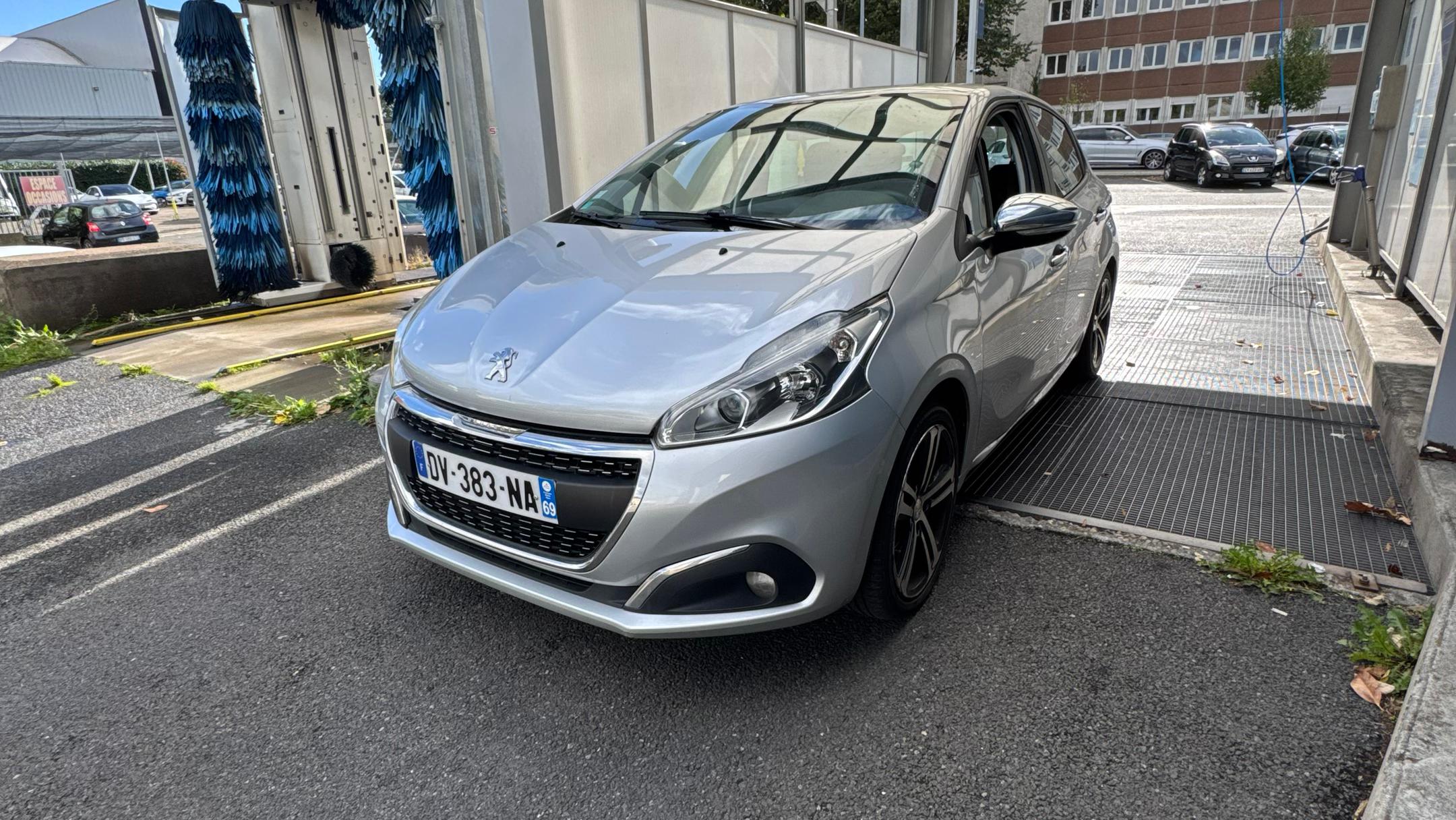 Peugeot 208 2015 à Saint-Étienne