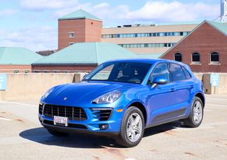 Porsche Macan car