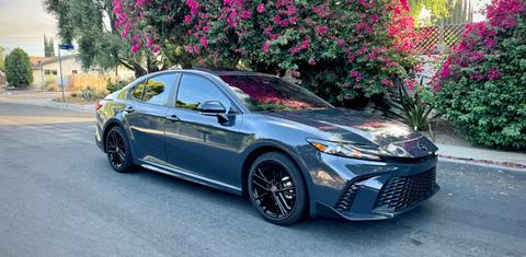 Toyota Camry Hybrid 2025