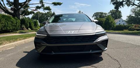Hyundai Elantra 2024