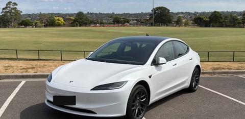 Tesla MODEL 3 2024