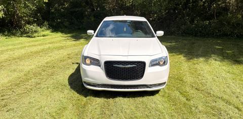 Chrysler 300 2016