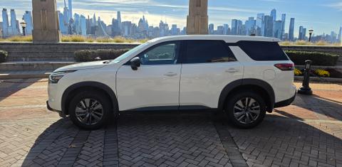 Nissan Pathfinder 2024