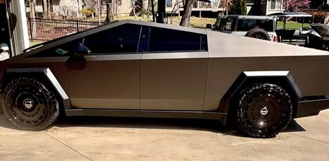 Tesla Cybertruck 2026
