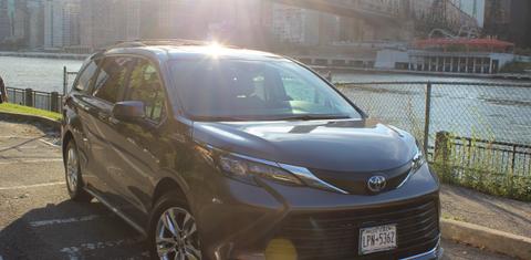 Toyota Sienna 2024