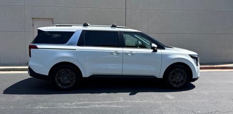 Kia Carnival Hybrid 2025