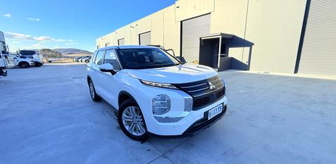 Mitsubishi OUTLANDER 2023