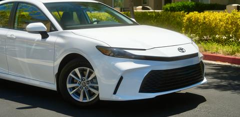 Toyota Camry Hybrid 2025