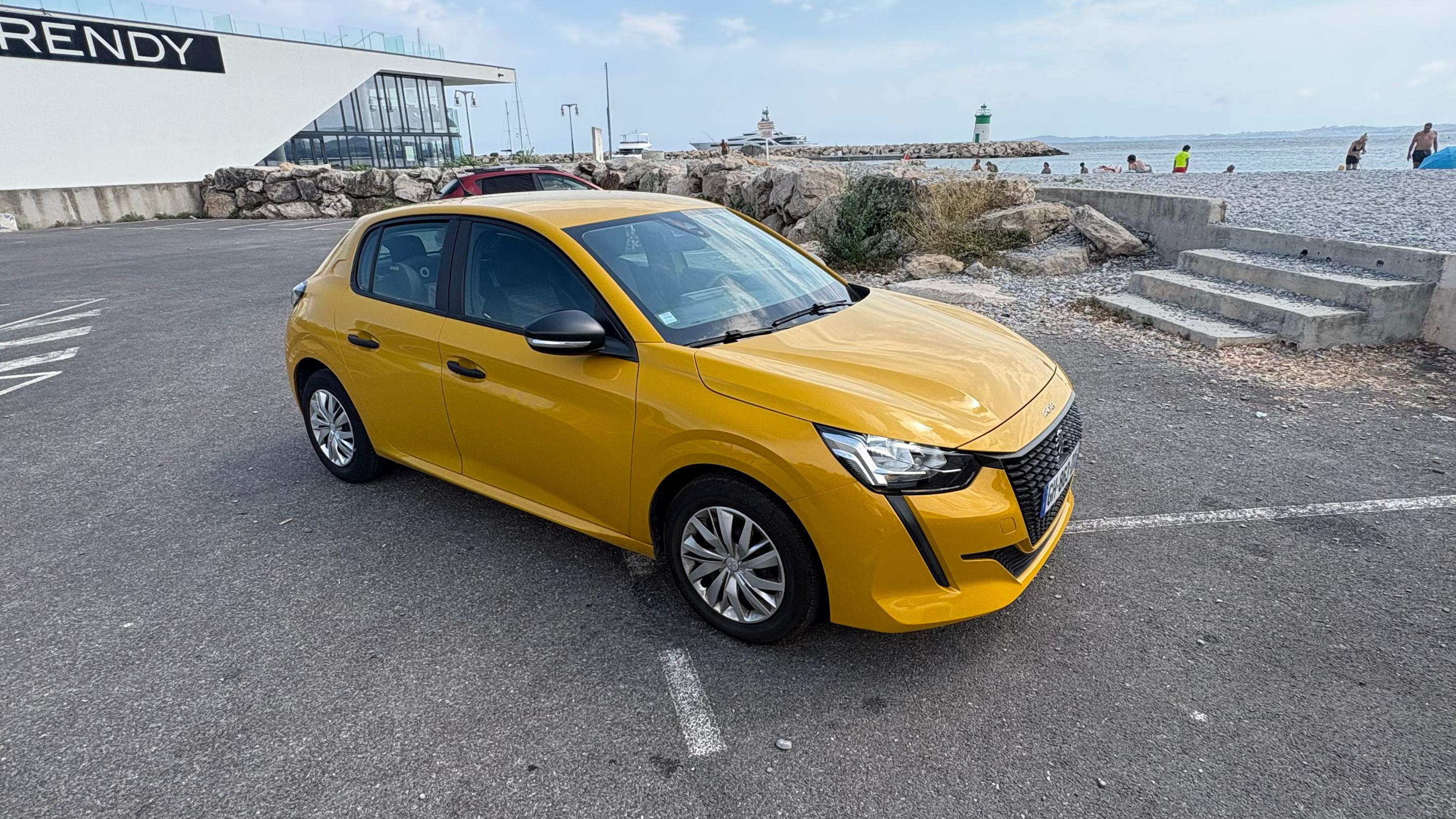 Peugeot 208 2022 in Saint-Laurent-du-Var