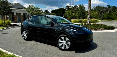 Tesla Model Y 2024