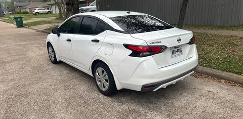 Nissan Versa 2021