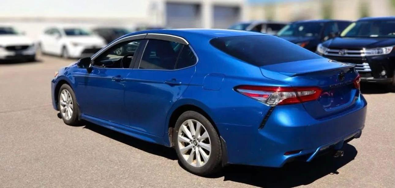 Toyota Camry 2018 in Ottawa, ON