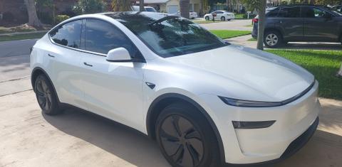 Tesla Model Y 2026
