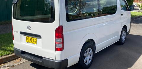 Toyota HIACE 2013