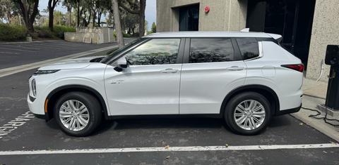 Mitsubishi Outlander Plug-In Hybrid 2025