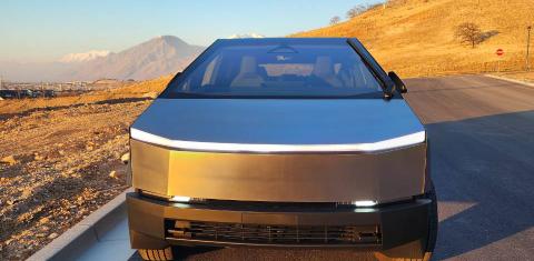 Tesla Cybertruck 2025