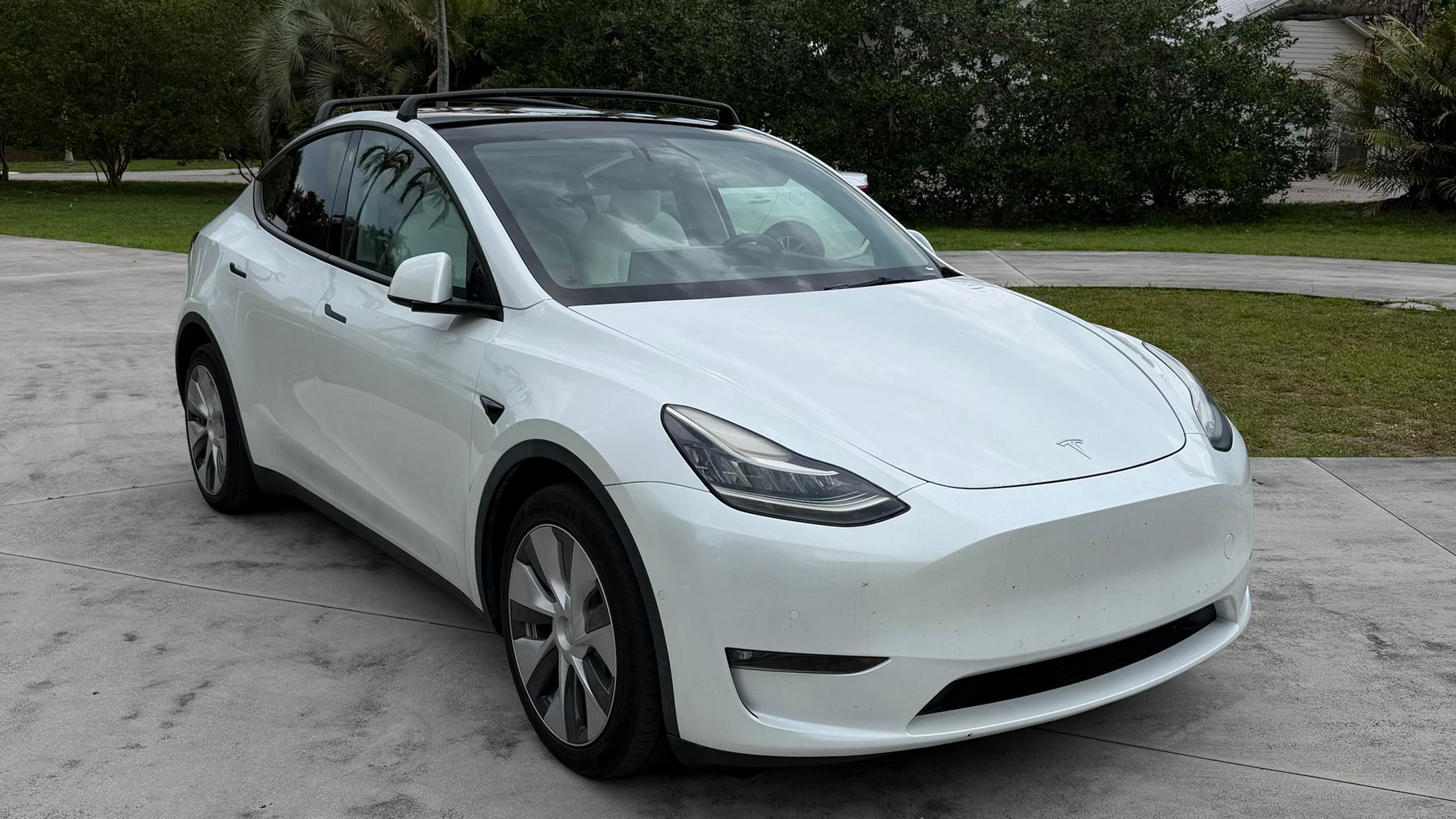 Tesla Model Y 2022 in Palm City, FL