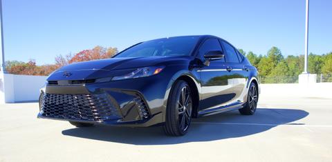 Toyota Camry Hybrid 2026