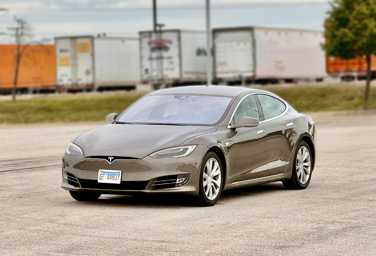 Tesla Model S 2016 in Mundelein, IL