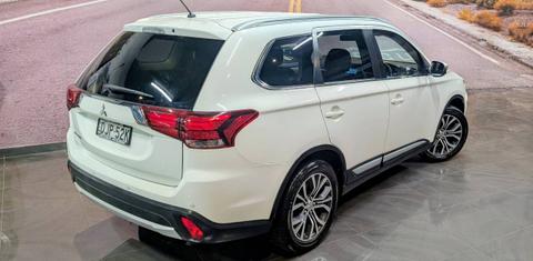 Mitsubishi OUTLANDER 2016