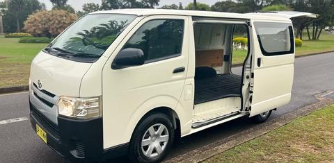Toyota HIACE 2014