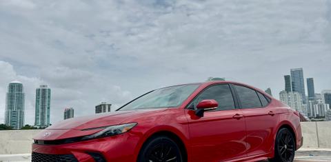 Toyota Camry Hybrid 2025