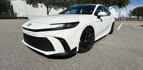 Toyota Camry Hybrid 2025