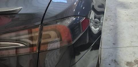 Tesla Model S 2014