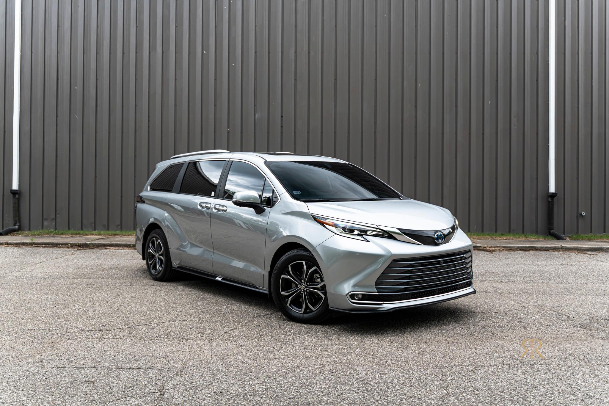 Toyota Sienna 2025 in Romulus, MI