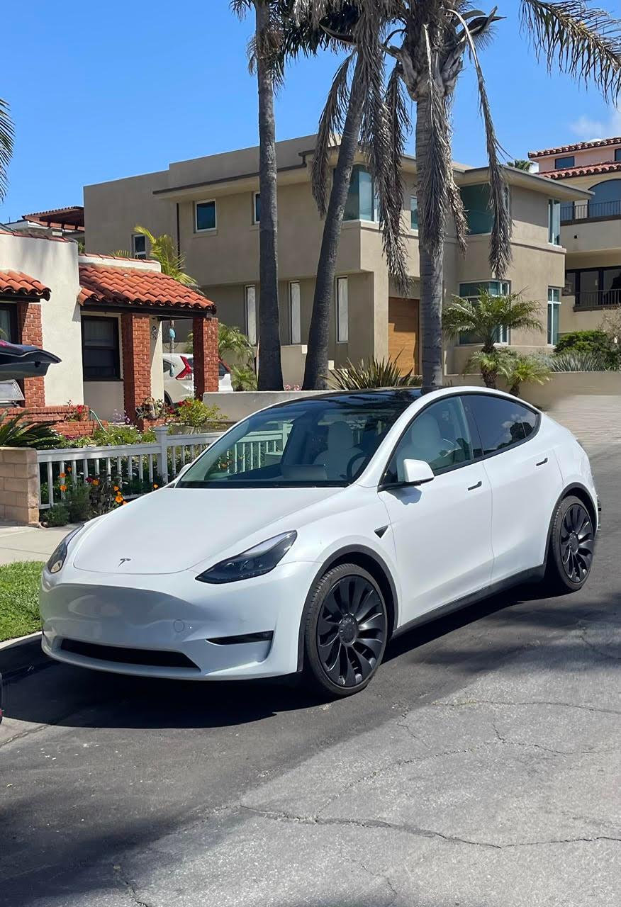 Tesla Model Y 2022 in Carlsbad, CA