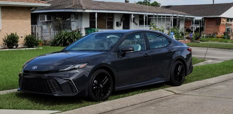 Toyota Camry Hybrid 2026