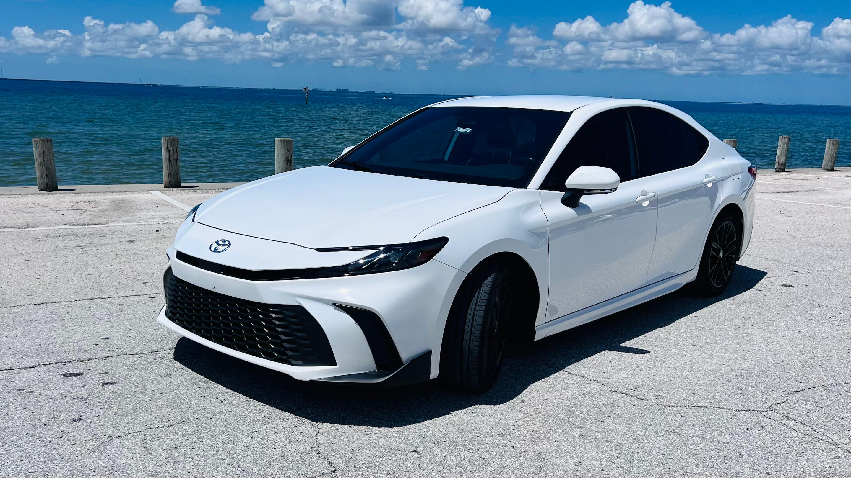 Toyota Camry Hybrid 2025 in Tampa, FL