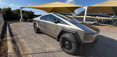 Tesla Cybertruck 2026