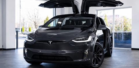 Tesla Model X 2024