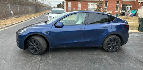 Tesla Model Y 2025
