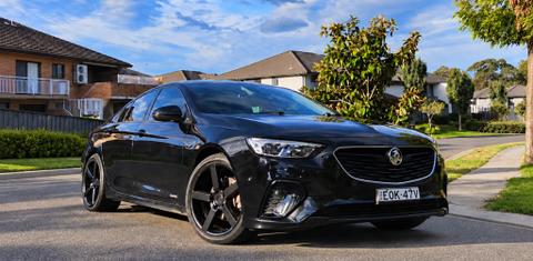 Holden COMMODORE 2019